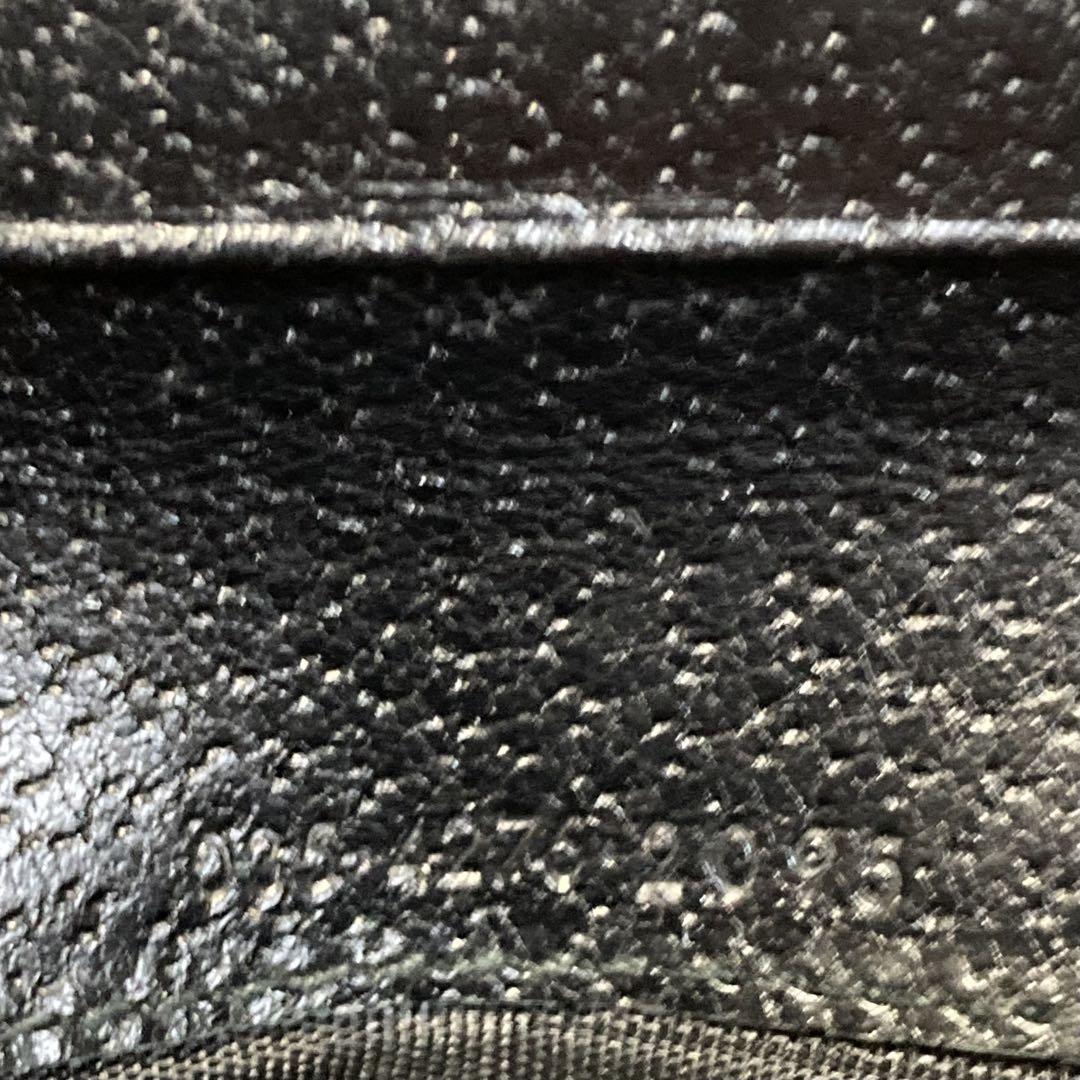 月末特別セール 美品　GUCCI グッチ　二つ折り　財布　シルバー金具　黒