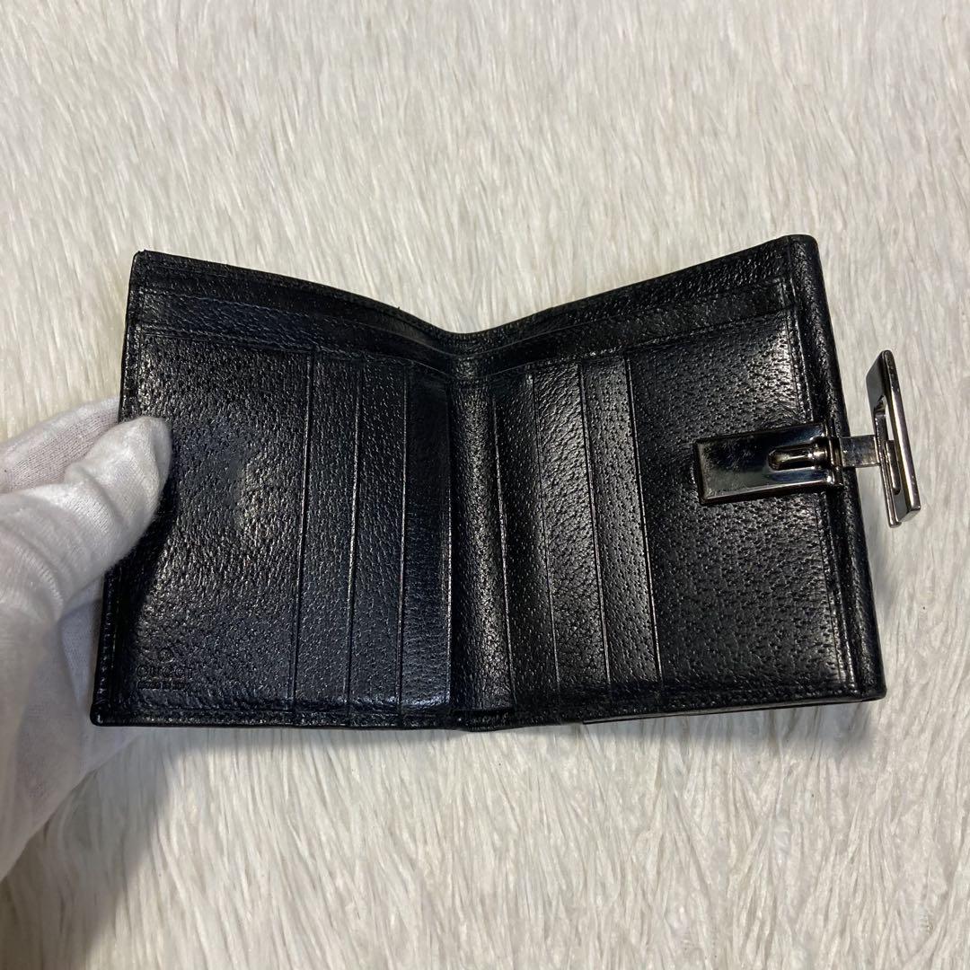 月末特別セール 美品　GUCCI グッチ　二つ折り　財布　シルバー金具　黒