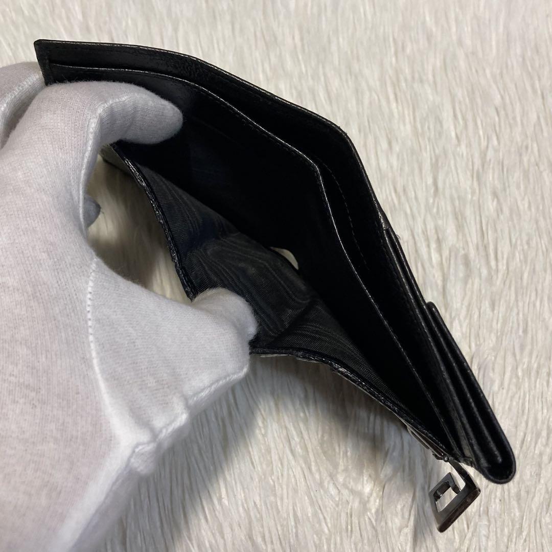 月末特別セール 美品　GUCCI グッチ　二つ折り　財布　シルバー金具　黒
