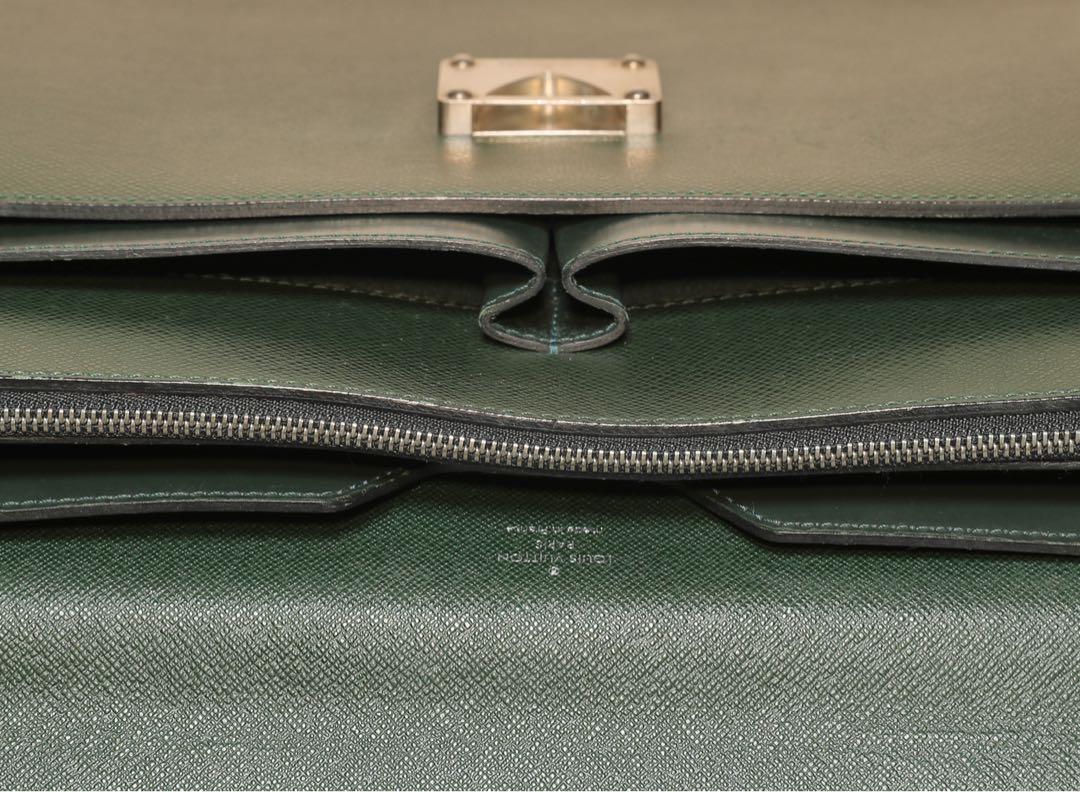 ルイヴィトン 　LOUIS VUITTON タイガ　 レザー　ビジネスバッグ