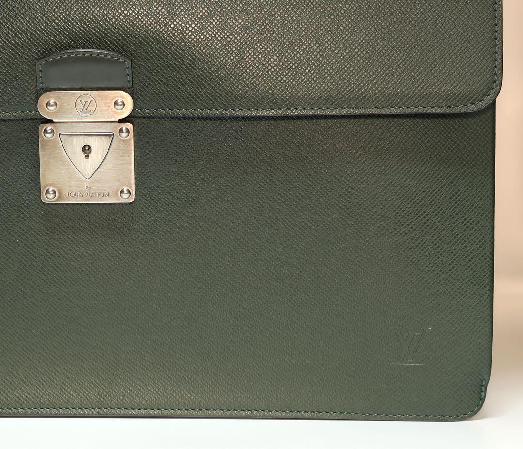 ルイヴィトン 　LOUIS VUITTON タイガ　 レザー　ビジネスバッグ