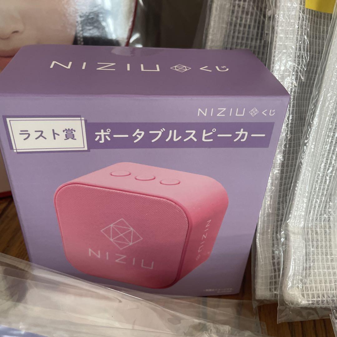 ベストセラー NiziU 一番くじ まとめ売り 未使用 ほぼ全商品 - メルカリ アイドル