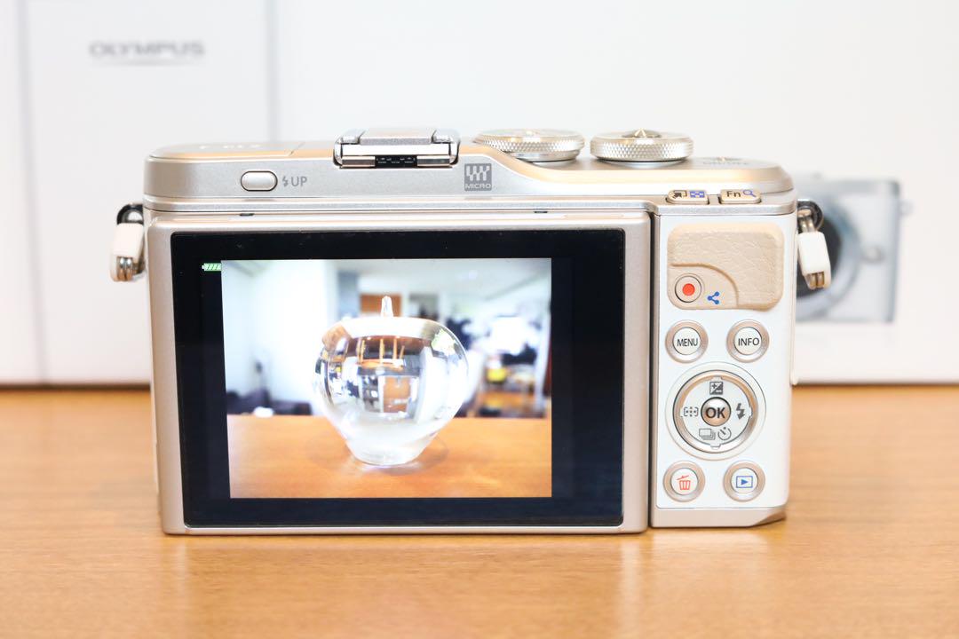 【美品】OLYMPUS PEN E-PL9 EZダブルズームキット ホワイト