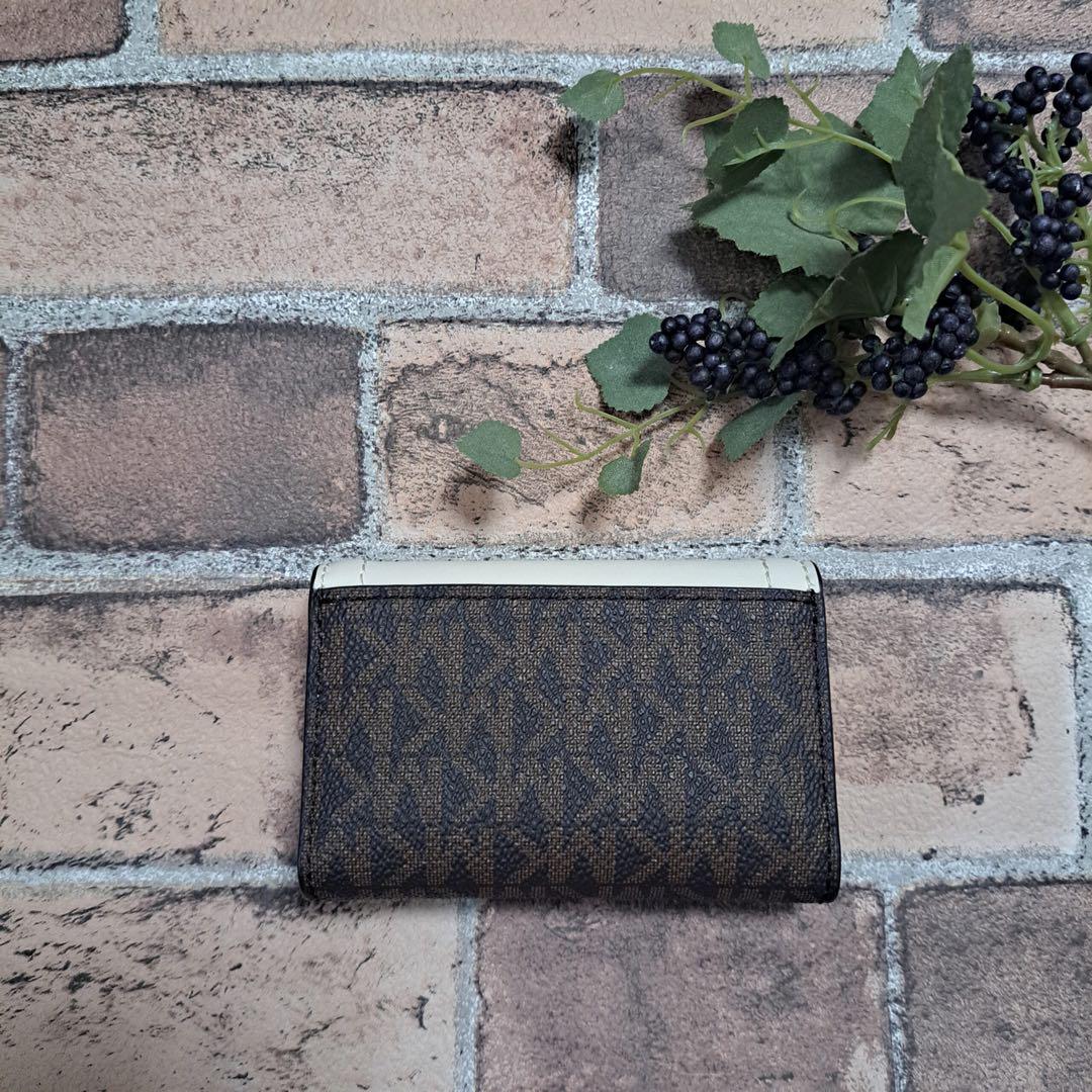 キーケース　キーレス　マイケルコース　MICHAEL KORS