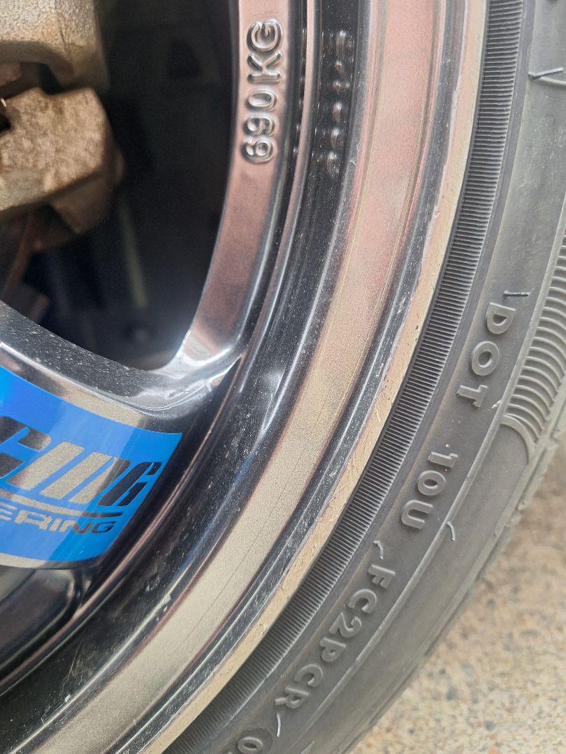 レイズボルクレーシングTE37?17インチ 8j+44100.5穴×４本