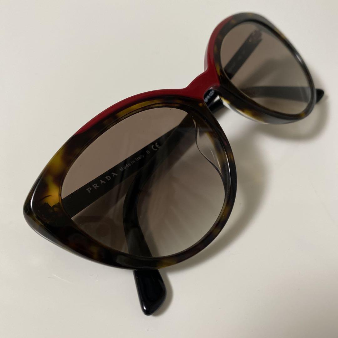 PRADA プラダ サングラス　キャットアイ