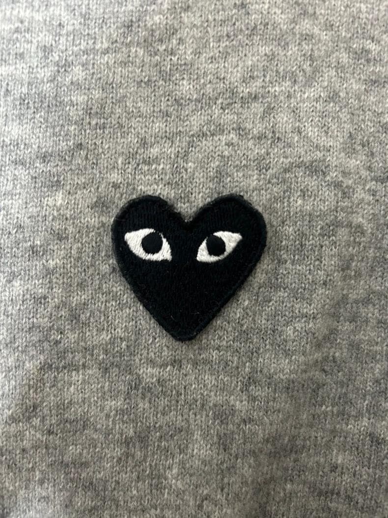 PLAY グレー ニットカーディガン ハート刺繍 楽天市場】【COMME des GARCONS】コムデギャルソン PLAY プレイ