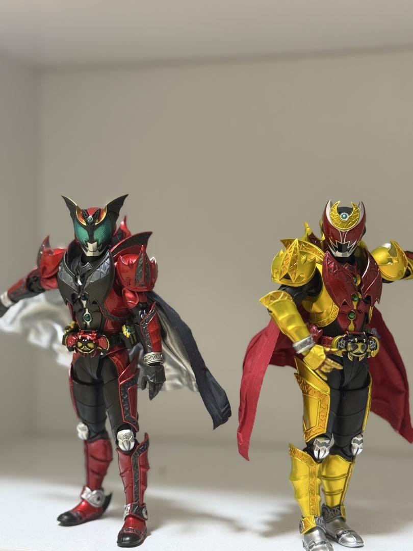 真骨彫仮面ライダーキバエンペラーフォーム・真骨彫仮面ライダーダークキバ