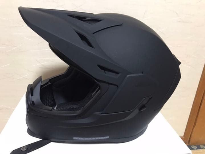 最も優遇 iconオフロードヘルメット 【AIRFLITE MOTO】 ヘルメット