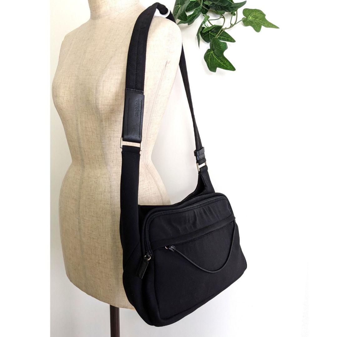 良品 PRADA ナイロン 鞄 ショルダーバッグ ブラック レディース