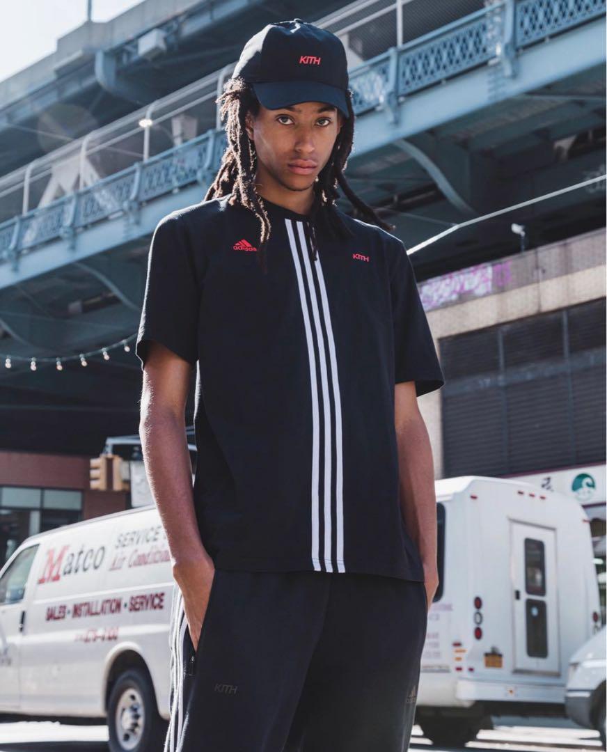 史上最も激安 KITH/adidas 赤ロゴ ブラックキャップ 帽子
