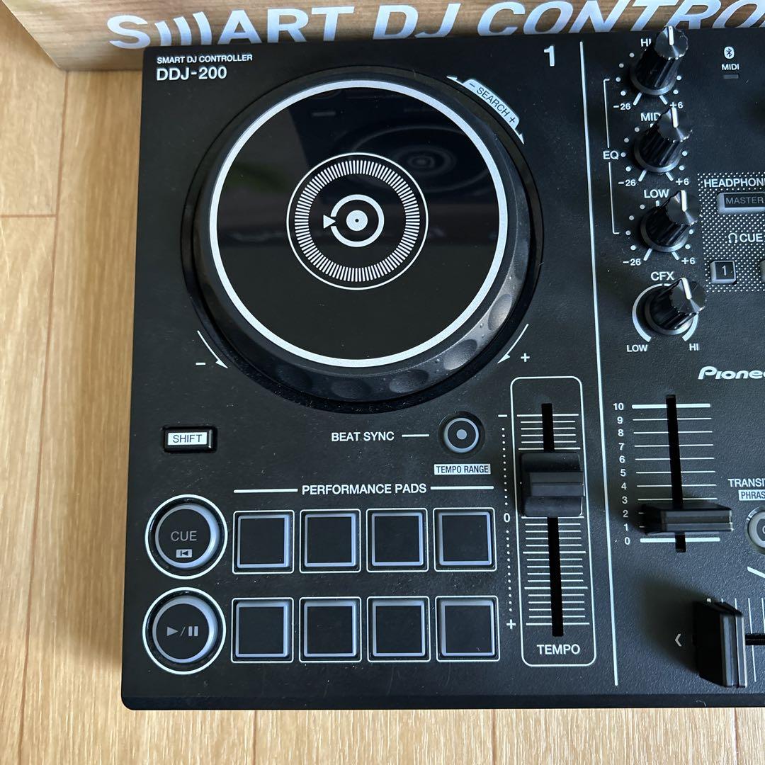 DDJ-200 2ch スマート DJコントローラー DDJ-200 (archived) 2-channel Smart DJ controller (black