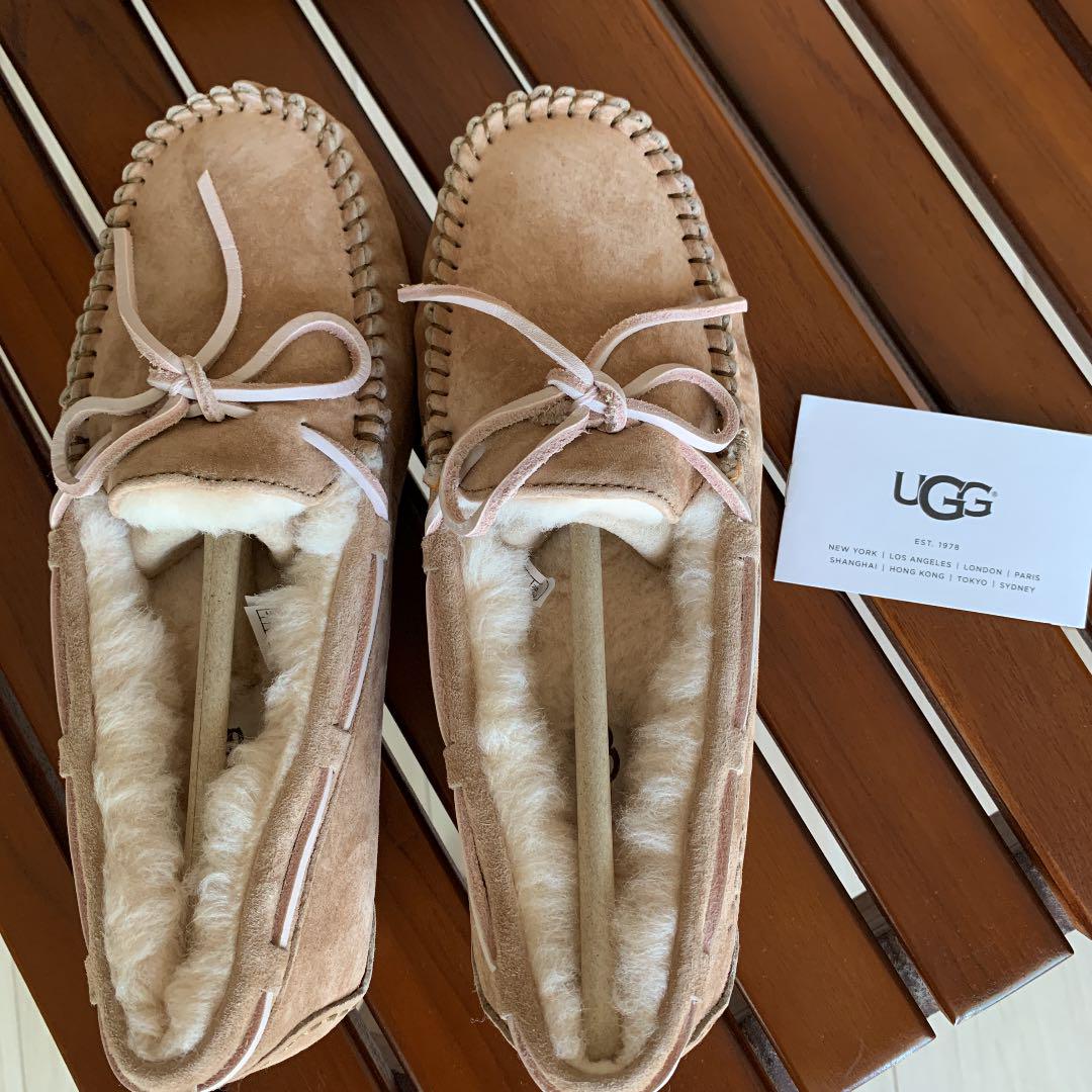 新品未使用　UGG モカシン ダコタ