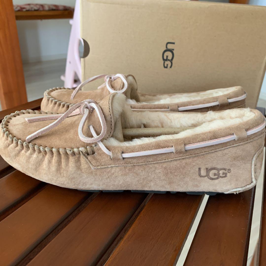 新品未使用　UGG モカシン ダコタ
