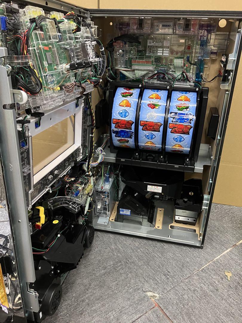 パチスロ実機  Ｓ ダンまち２  コイン不要機付 ⭕️送料無料⭕️