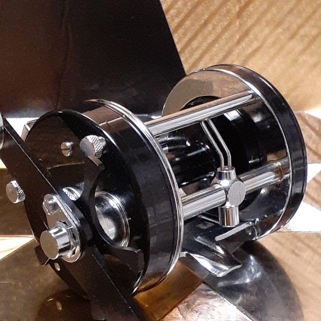 定番の中古商品 アンバサダー ABU アブガルシア 7000C ベイトリール オールドリール リール