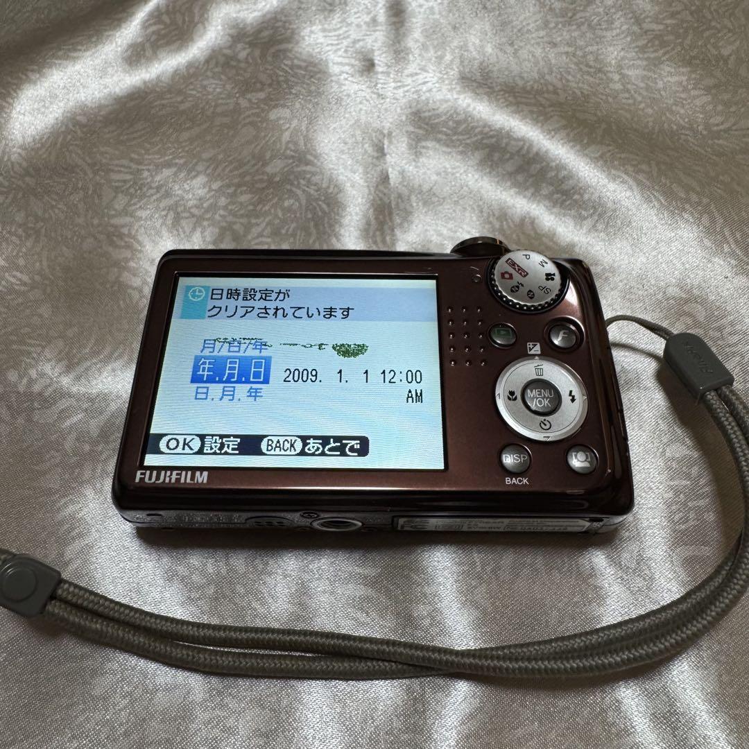 FUJIFILM FINEPIX F70EXR デジタルカメラ 付属品完備箱付き