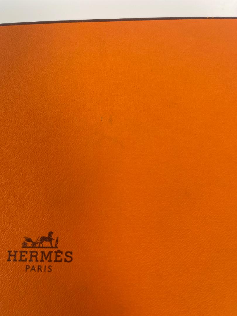 HERMES カレ90 シルクスカーフ 花と蝶