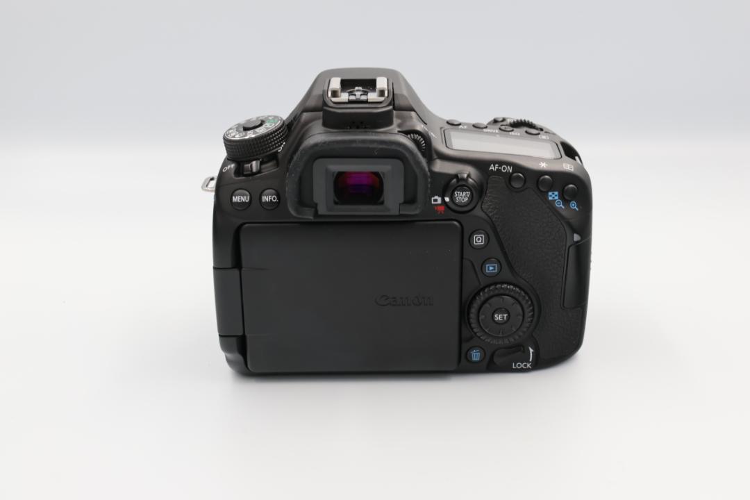Canon EOS 80D デジタル一眼レフカメラ キヤノンサービス点検済