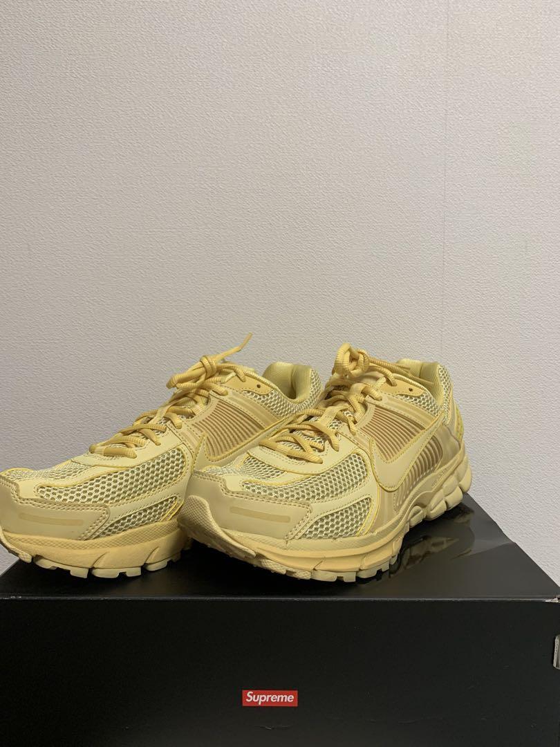 Nike Vomero5 ナイキ　ボメロ 5 サターンゴールド