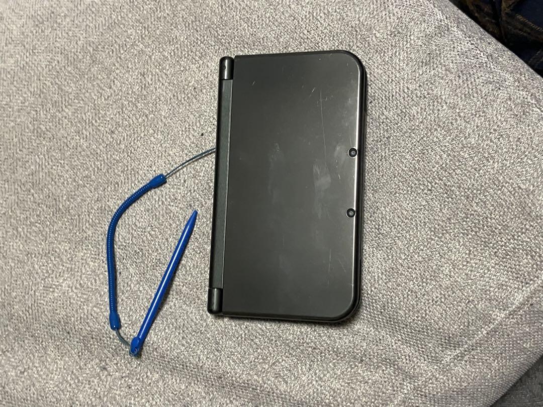 New Nintendo 3DS LL ブラック タッチペン、充電器付き