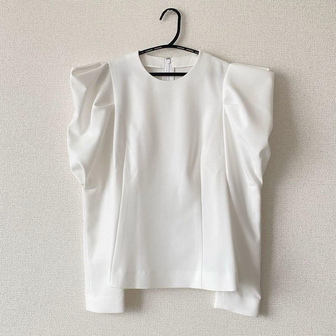 Cygne. シーニュ とんがりパフtops Manon ホワイト 【サイズ②】