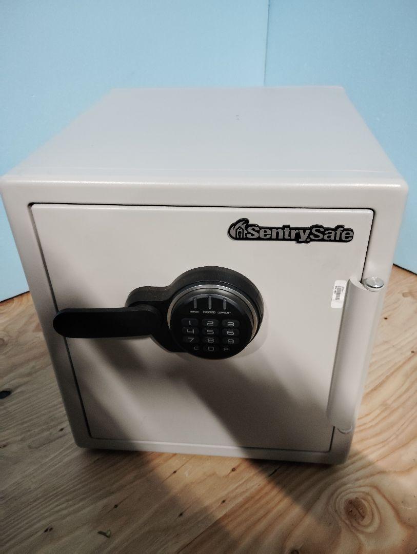 SentrySafe デジタルロック金庫