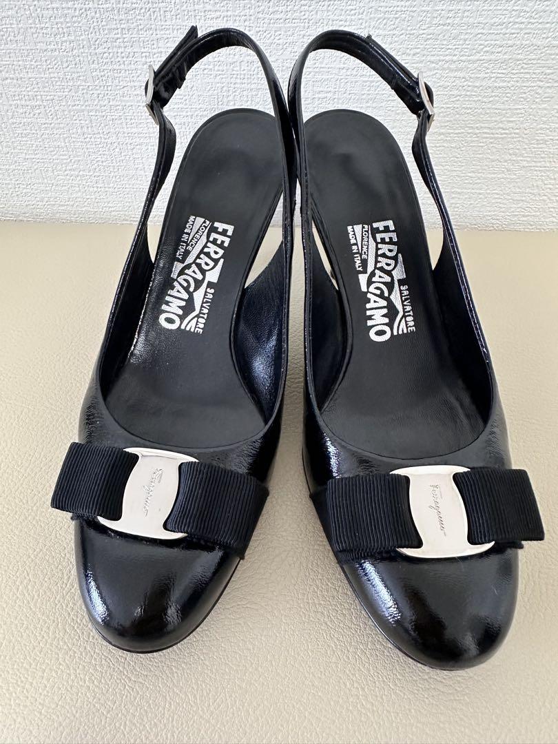 Ferragamoバックストラップ パンプス 黒 レザー ヴァラリボン