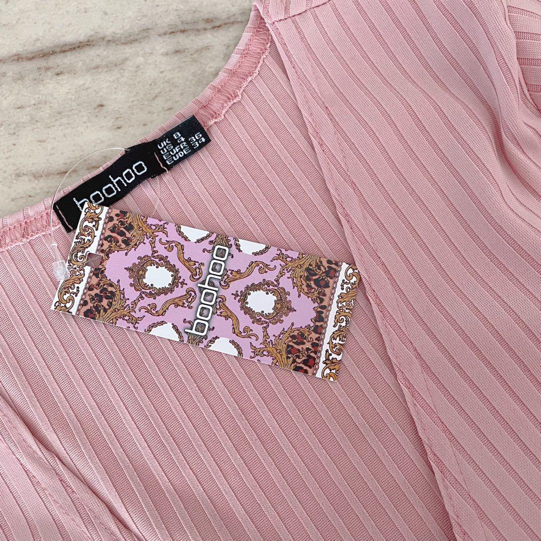 未使用に近い‼️インポート❤︎boohoo❤︎フラワーワンピース