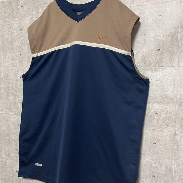 大人気】NIKE ナイキ タンクトップ 刺繍ロゴ ストリート - メルカリ 大人気】NIKE ナイキ タンクトップ 刺繍ロゴ ストリート - メルカリ
