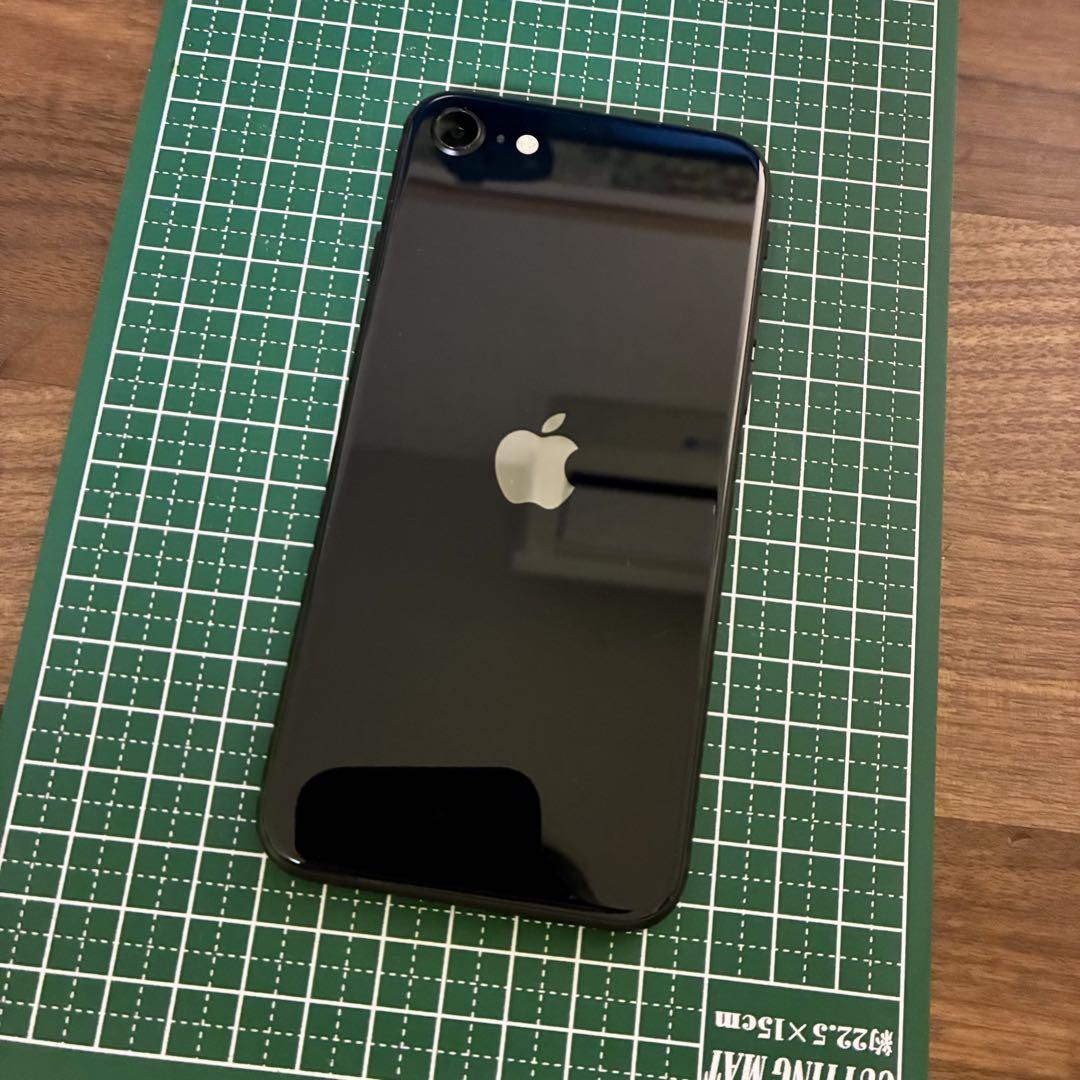 Apple iPhone SE3 ブラック - メルカリ