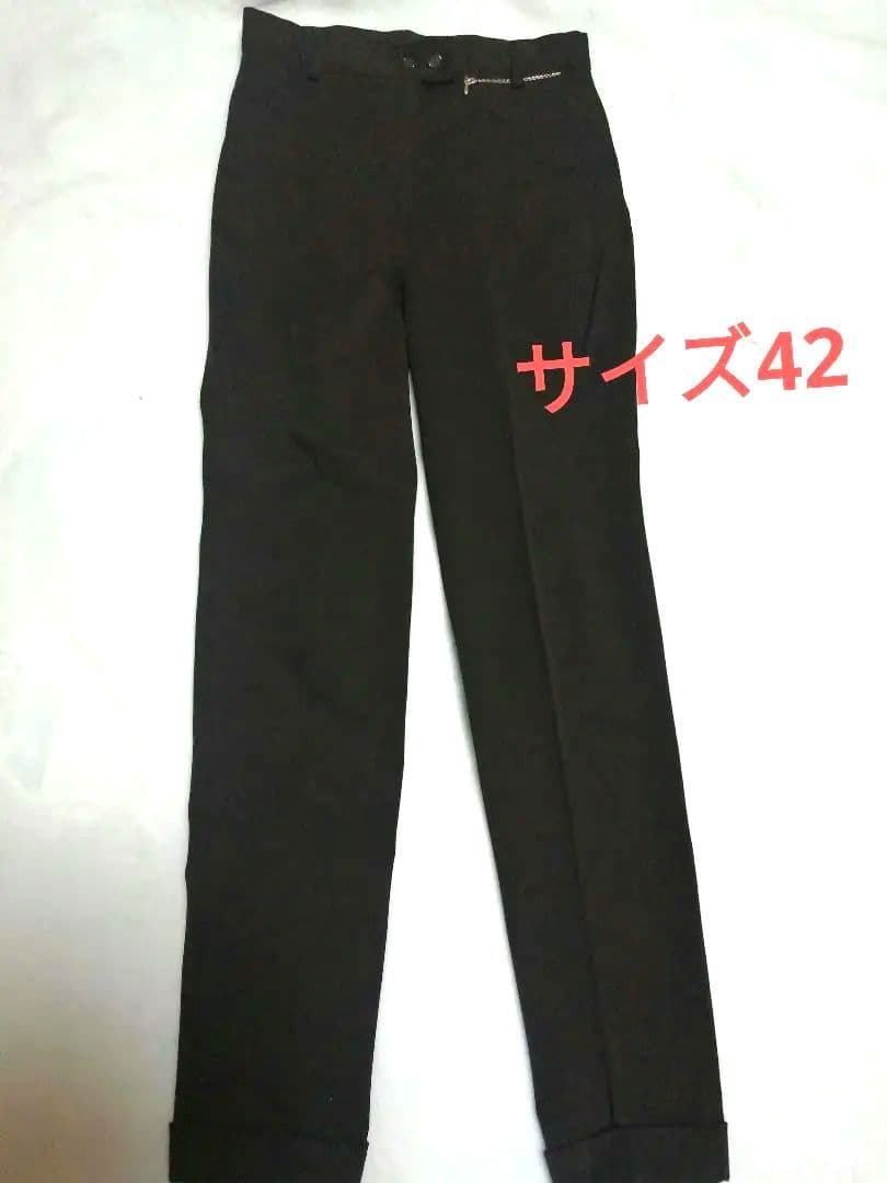 PRADAレディースパンツ　サイズ42