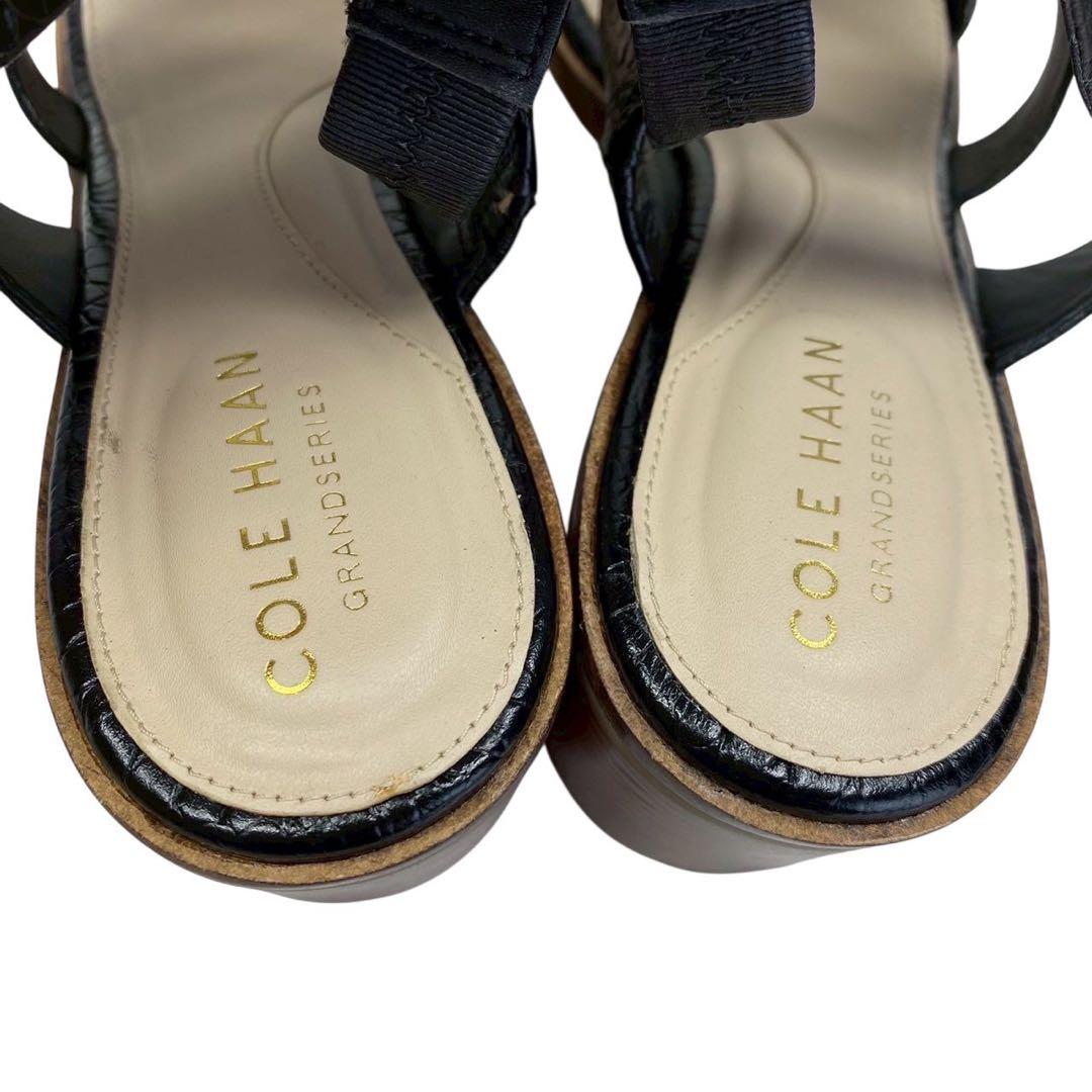 コールハーン アデッラ ストラップ サンダル ブラック レザー クロコ型押し