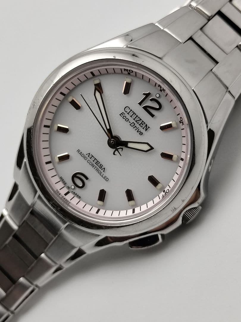 人気電波時計 レディース アテッサ シチズン 軽量チタン 電波ソーラー H330