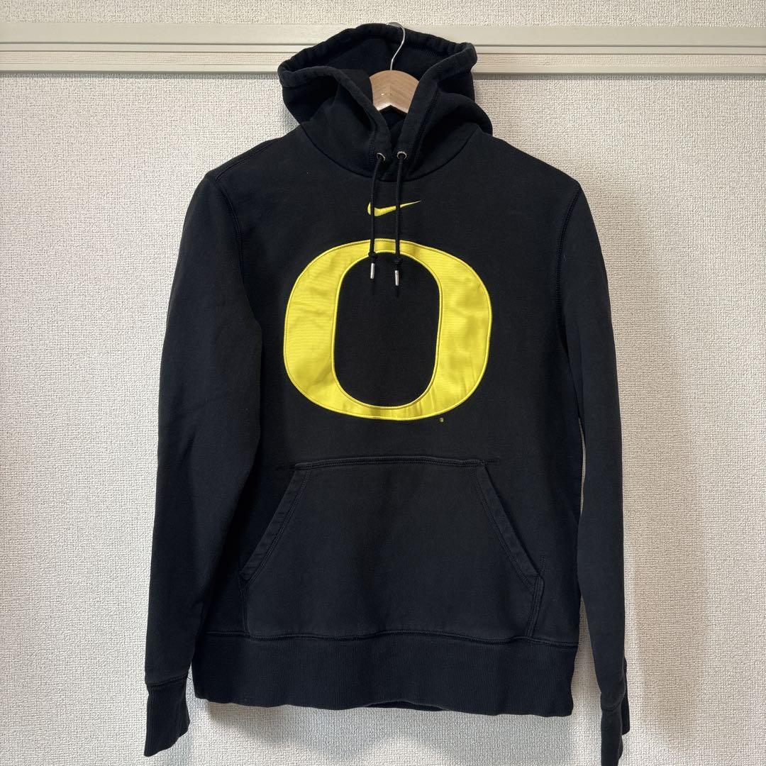 Nike Oロゴ 黒パーカー フード付き