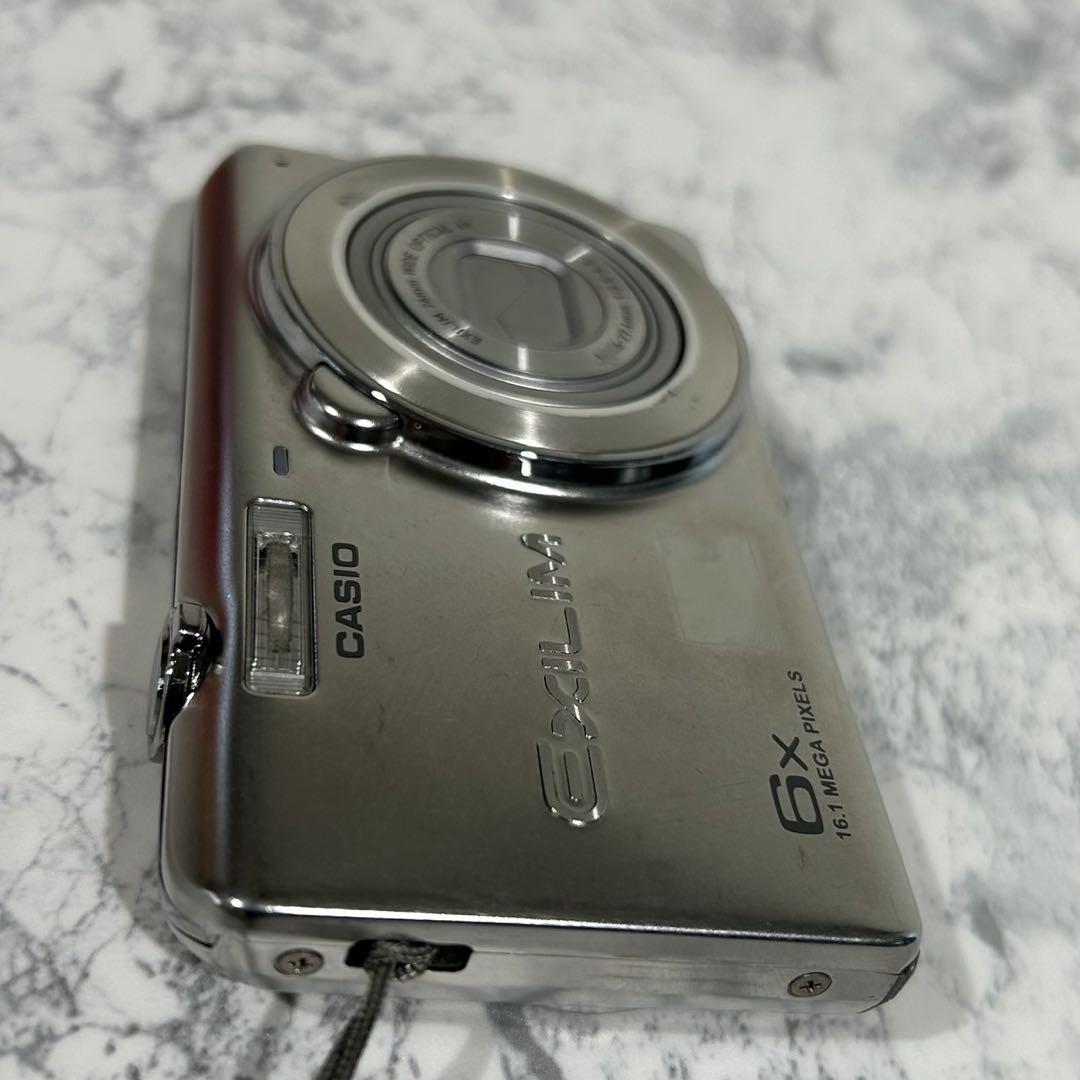 CASIO EXILIM EX-Z690 シルバー
