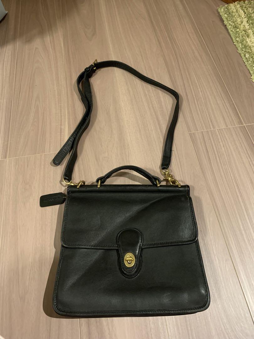 黒 レザー ショルダーバッグ　オールドコーチ
