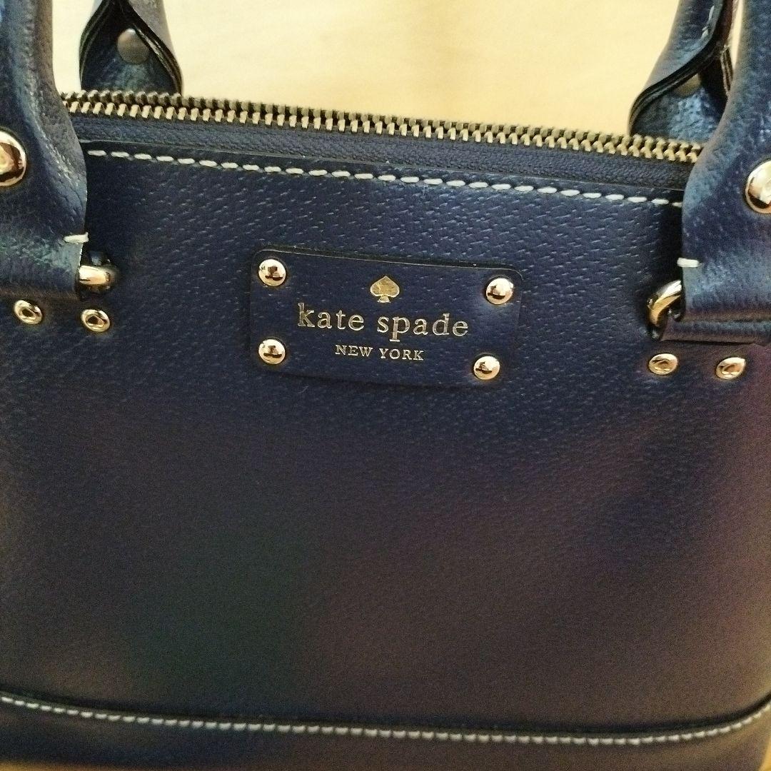美品 kate spade ハンドバッグ　ショルダーストラップ付き　ネイビー kate spade ネイビー ショルダーバッグ - メルカリ