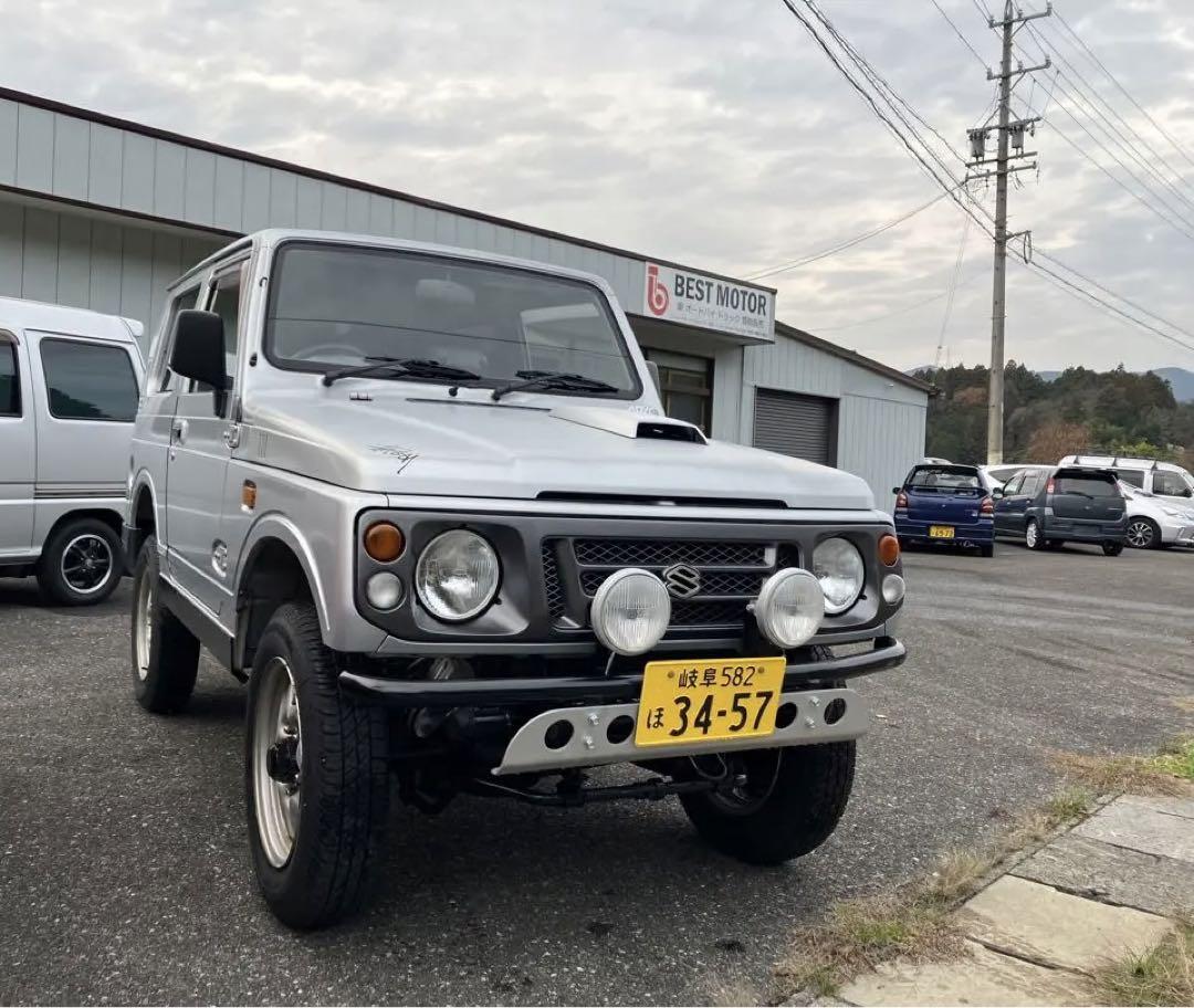 スズキジムニー　JA22W ワイルドウインド　4WD リフトアップ　5MTターボ