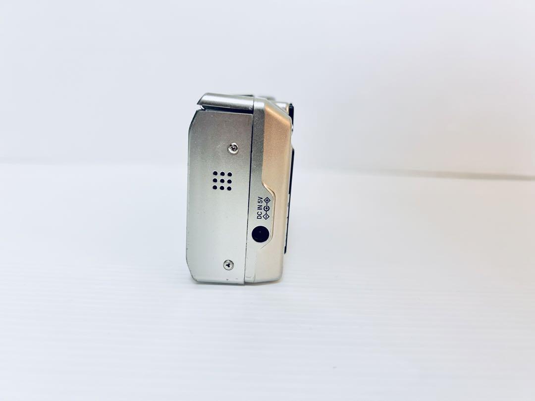 富士フィルム　FUJIFILM FinePix F710 デジタルカメラ