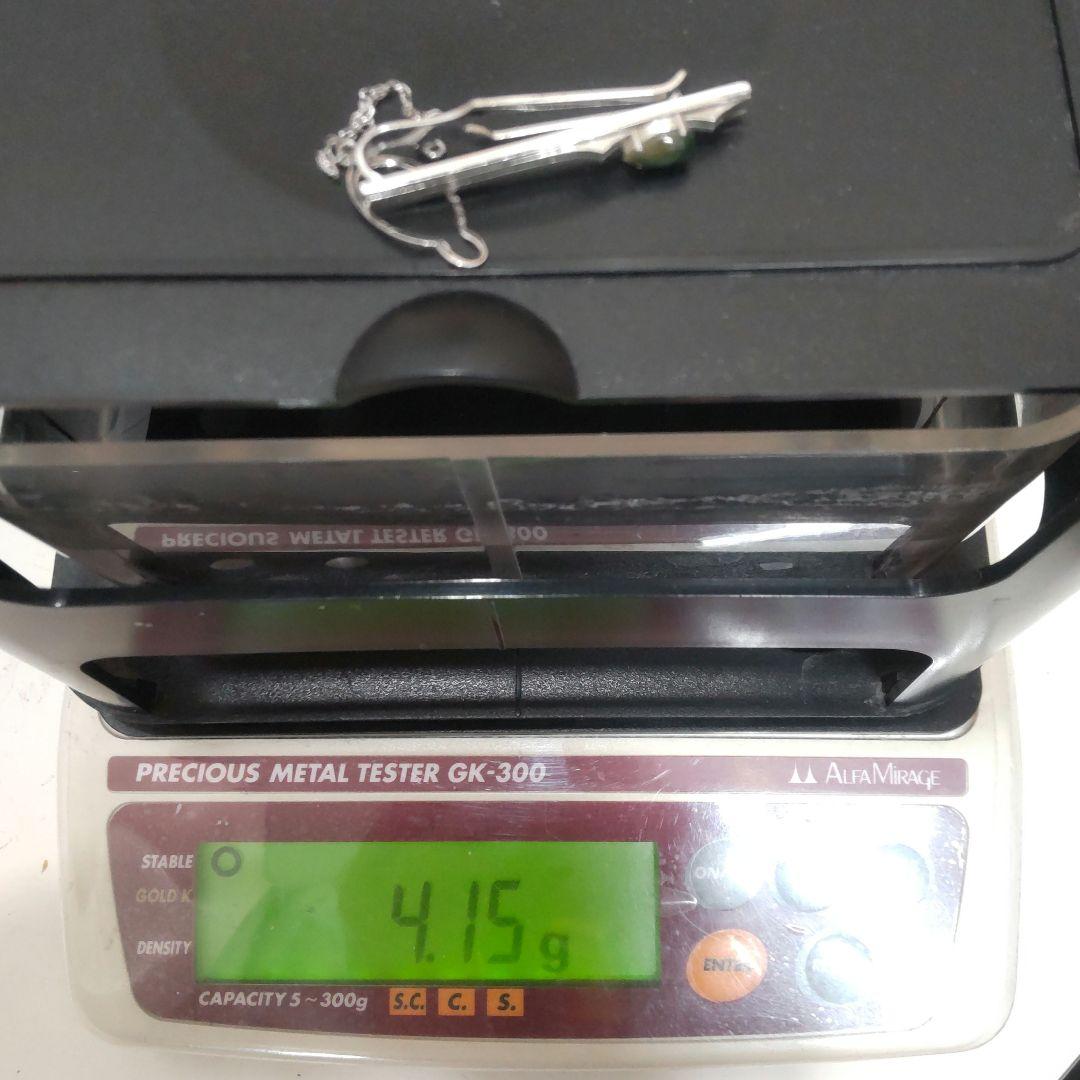 K14WG　4.15ｇ　緑石　ネクタイピン　NJ44