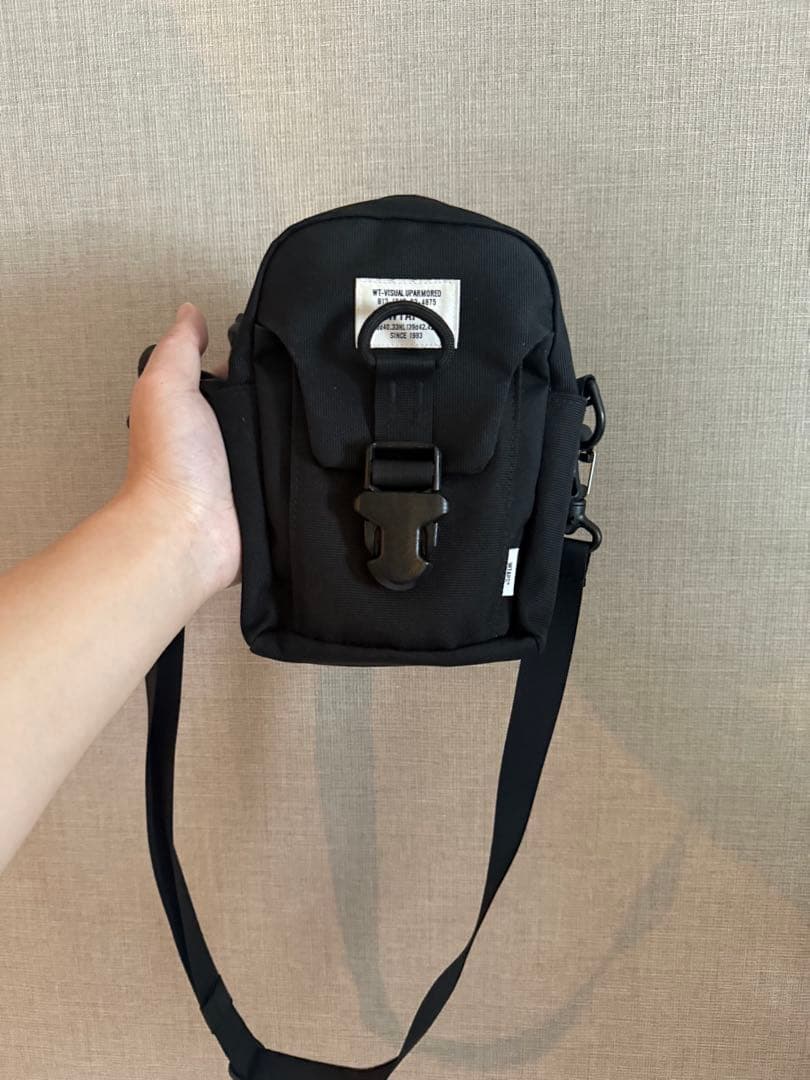 WTAPS ブラックショルダーバッグ