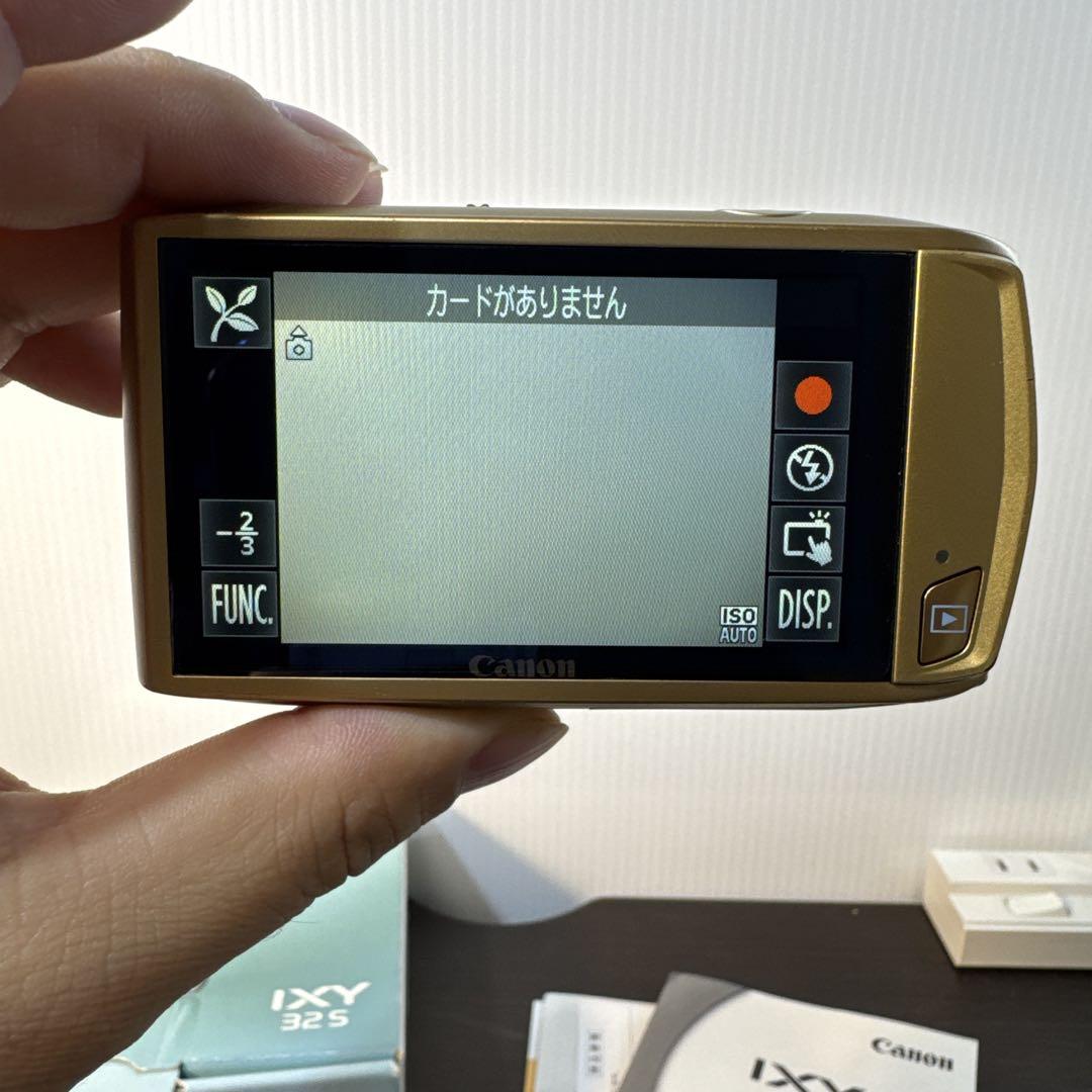 使用感無し　美品　Canon IXY 32S デジタルカメラ　ゴールド 箱あり