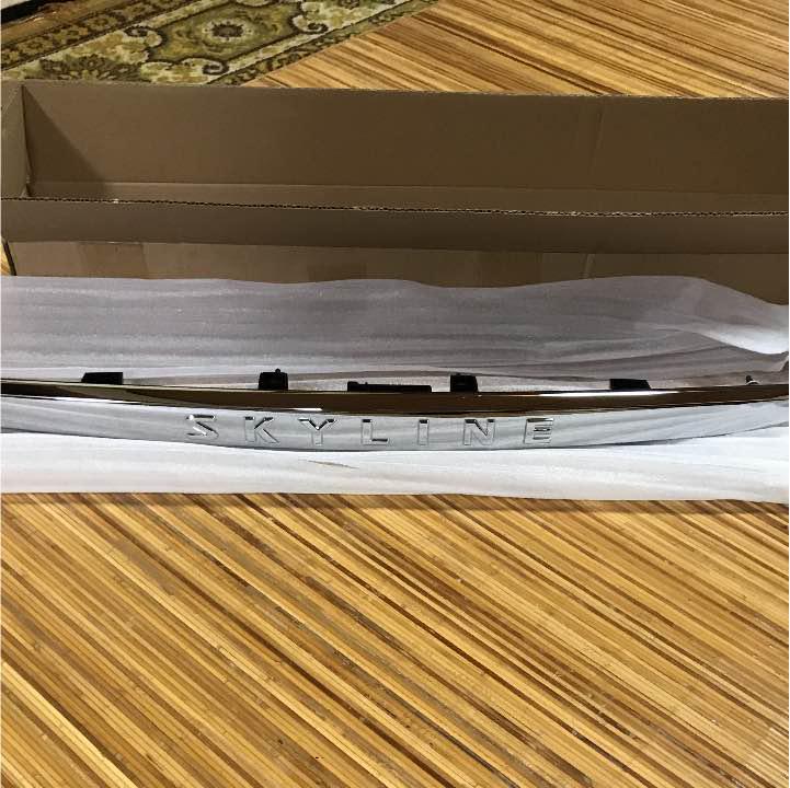 スカイライン エンブレム 画像1