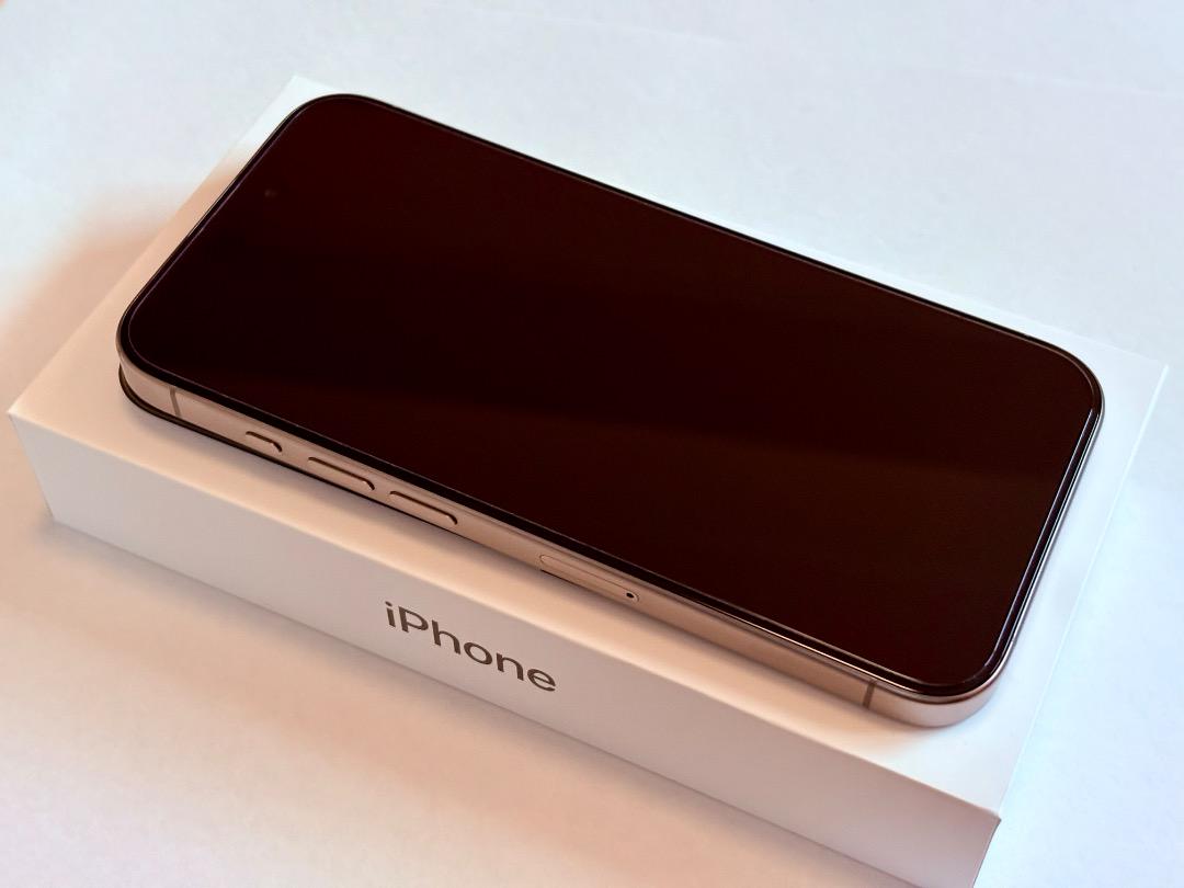 iPhone 15 Pro ナチュラルチタニウム 512GB SIMフリー iPhone 15 Pro 512GB - ナチュラルチタニウム（SIMフリー）[整備