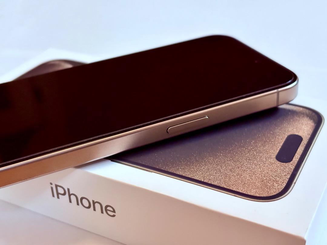 iPhone 15 Pro ナチュラルチタニウム 512GB SIMフリー