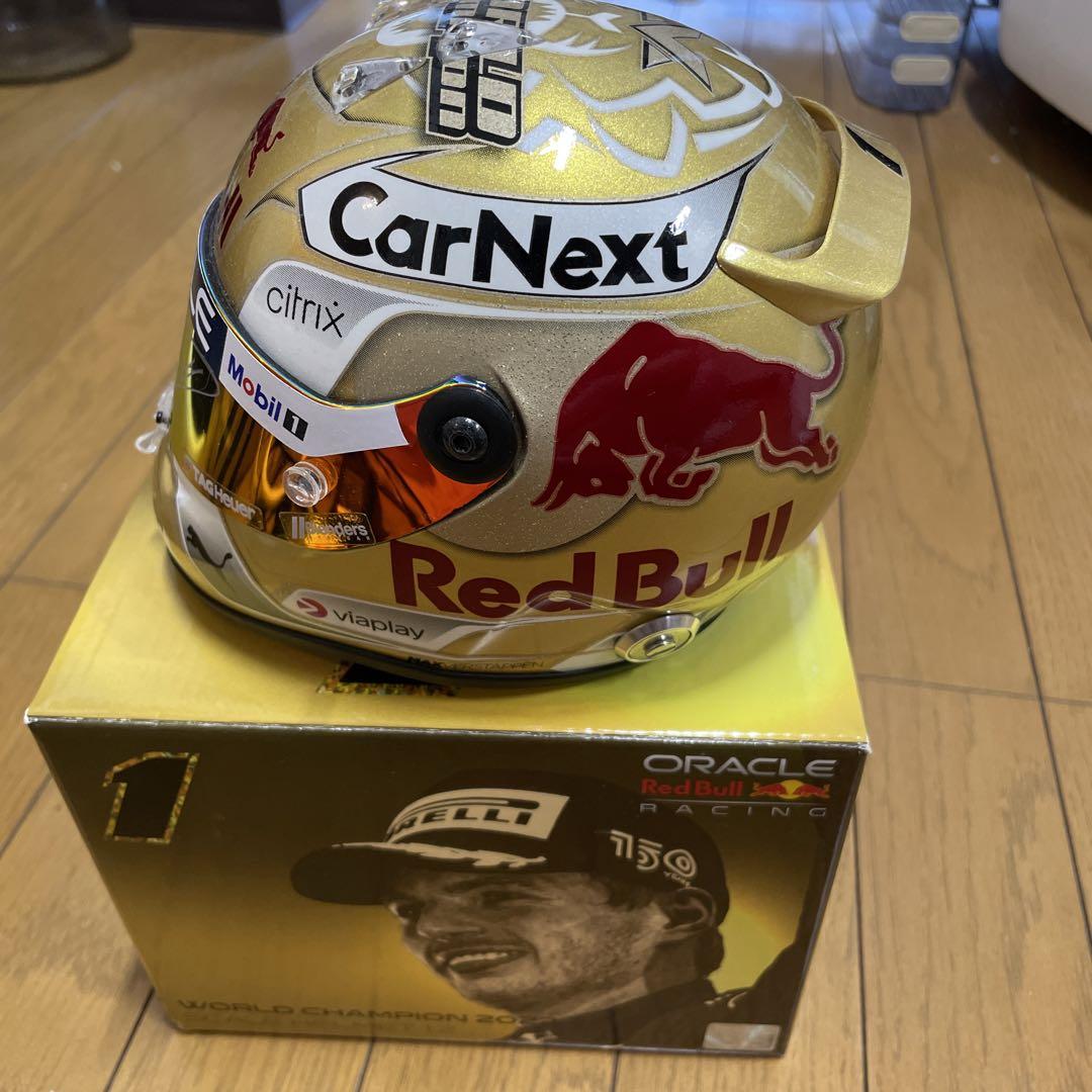 マックス フェルスタッペン サイン入 1/2 レッドブル限定品 と おまけ付き