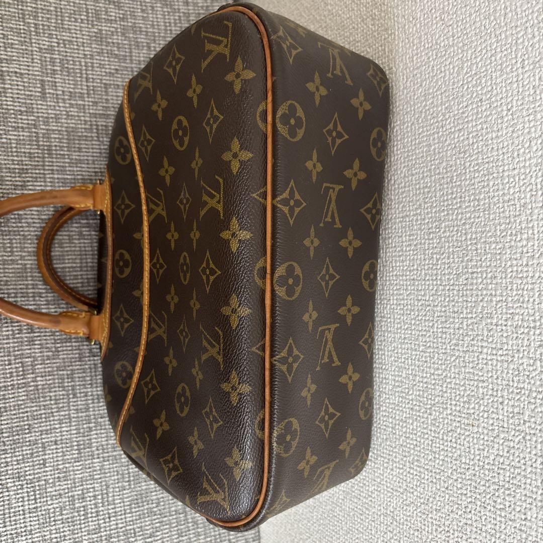 Louis Vuitton トゥルーヴィル