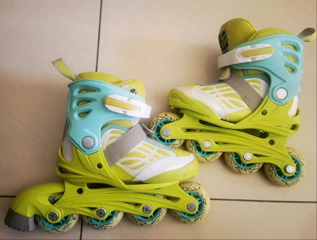キッズ インラインスケート 青緑
