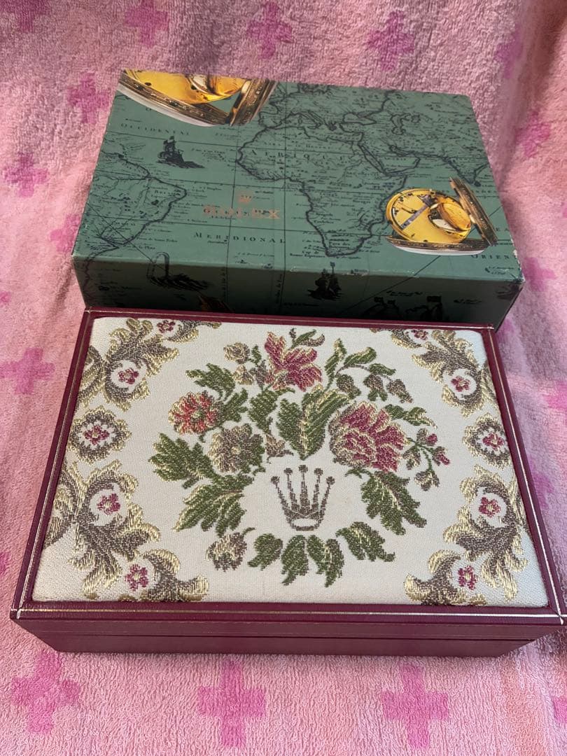 ROLEX 時計ケース 赤 刺繍